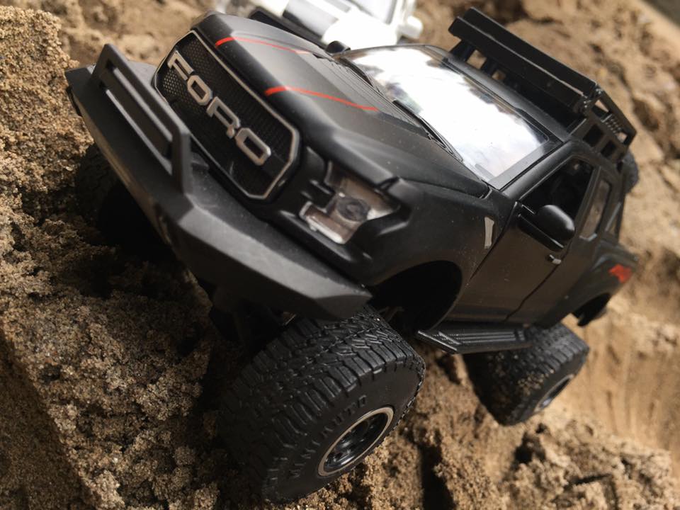 Mô hình xe Ford F-150 Raptor 2017 Off-Road 1:32 Mini Auto | MoHinhXe.vn