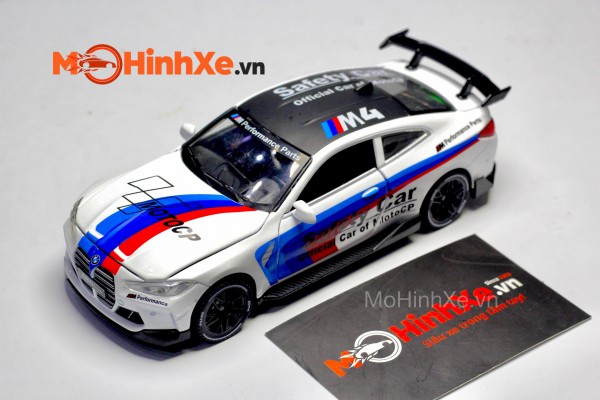 BMW M4 Coupe 1:32 Newao