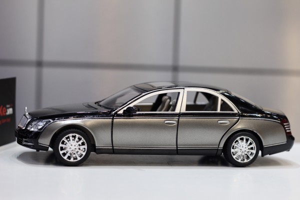 Mercedes-Benz Maybach 62S 1:24 XLG