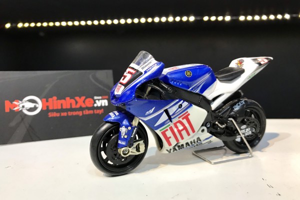 Yamaha M1 GP No.5 1:18 NewRay